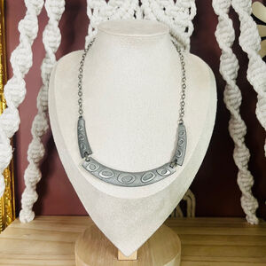 Vintage Pewter Collar Necklace | Abstract Mod Mid-Century Silver Tone | Hook Clo